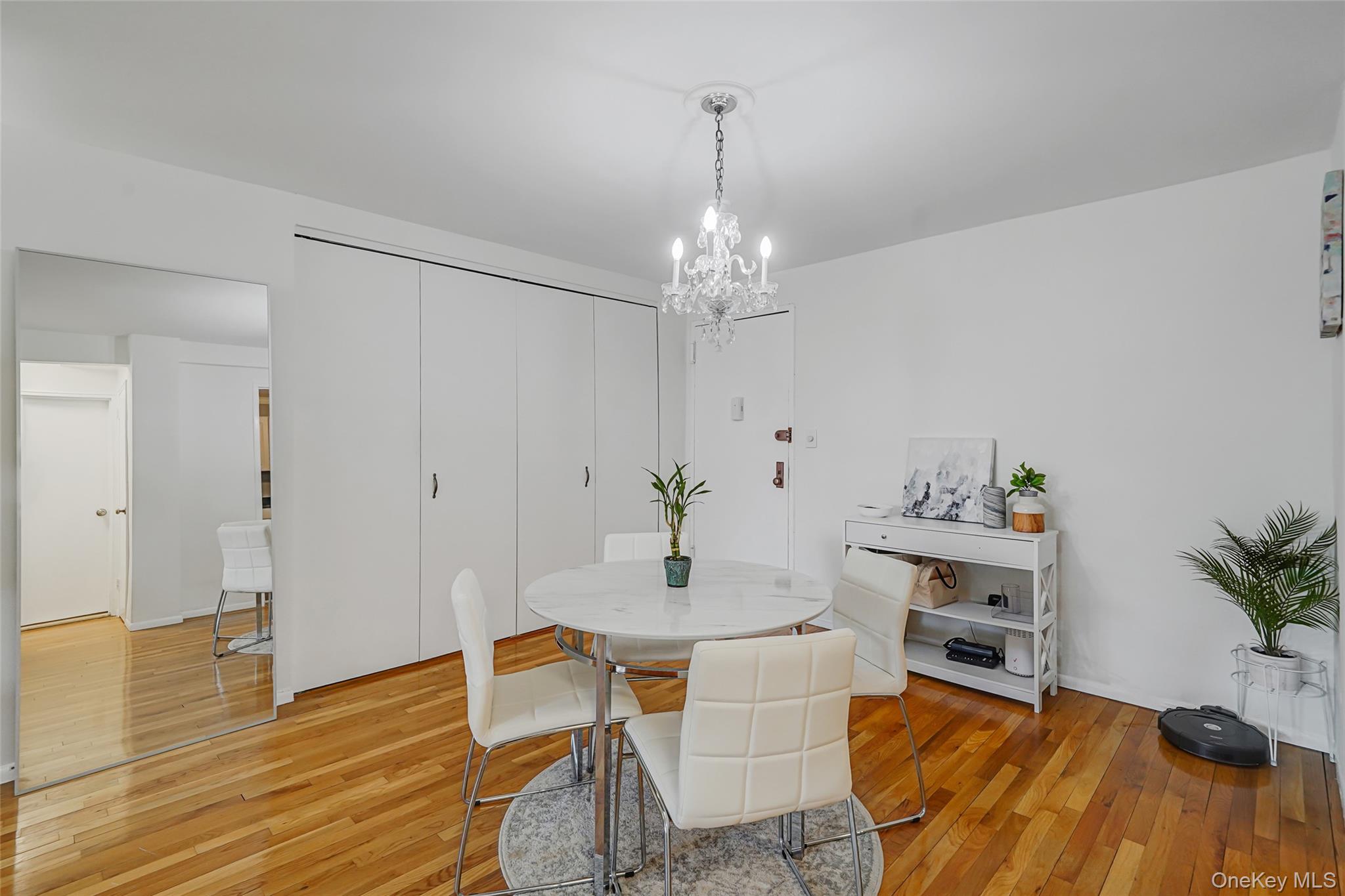 #7 photo, 410 E Broadway, Long Beach , NY 11561