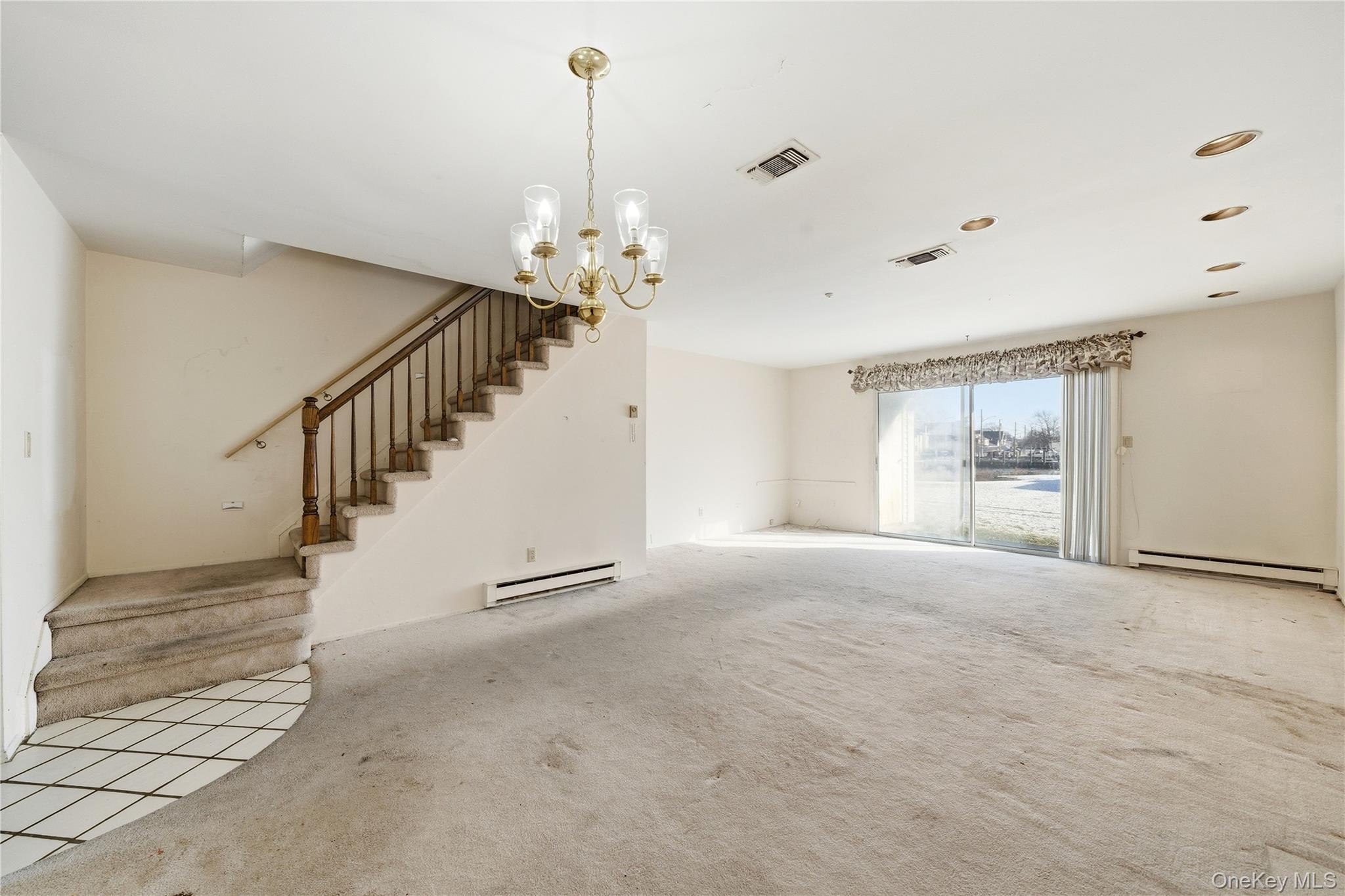 #4 photo, 170 Harbor, Amityville , NY 11701