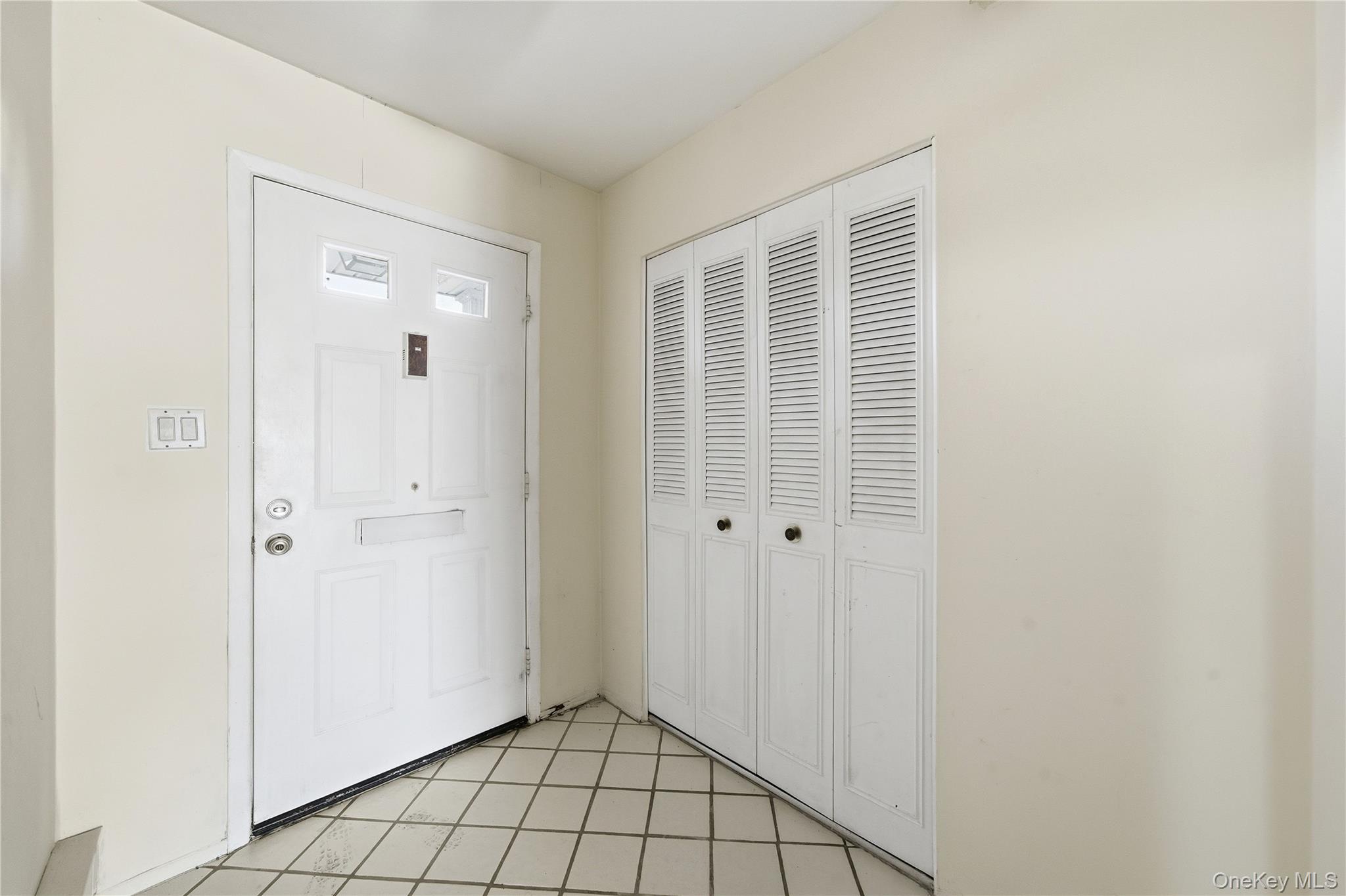 #8 photo, 170 Harbor, Amityville , NY 11701