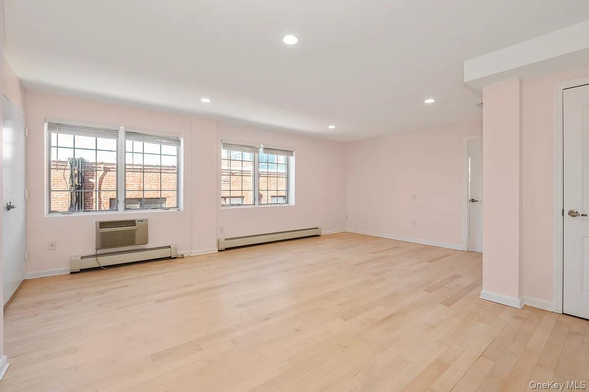 #4 photo, 3286 41st Street, Astoria , NY 11103