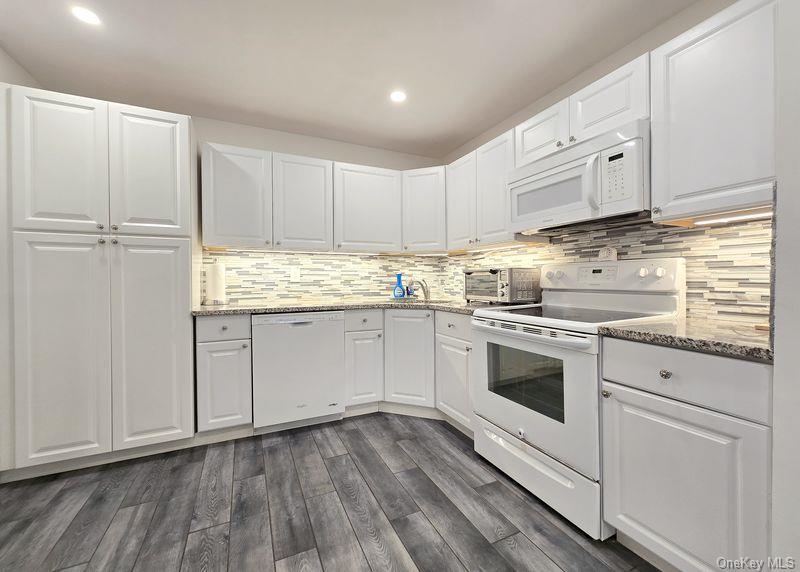 #14 photo, 239 Birchwood Road, Coram , NY 11727