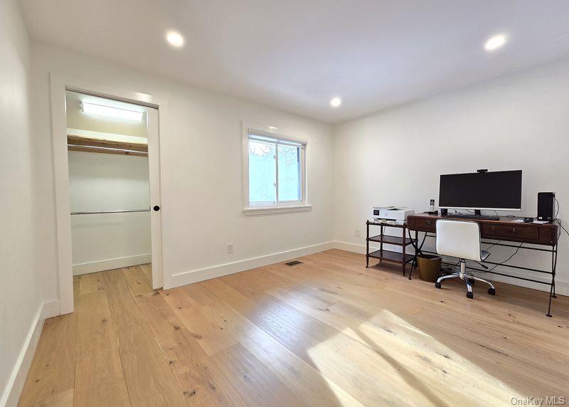 #20 photo, 239 Birchwood Road, Coram , NY 11727