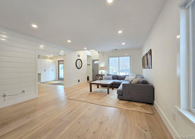 #5 photo, 239 Birchwood Road, Coram , NY 11727