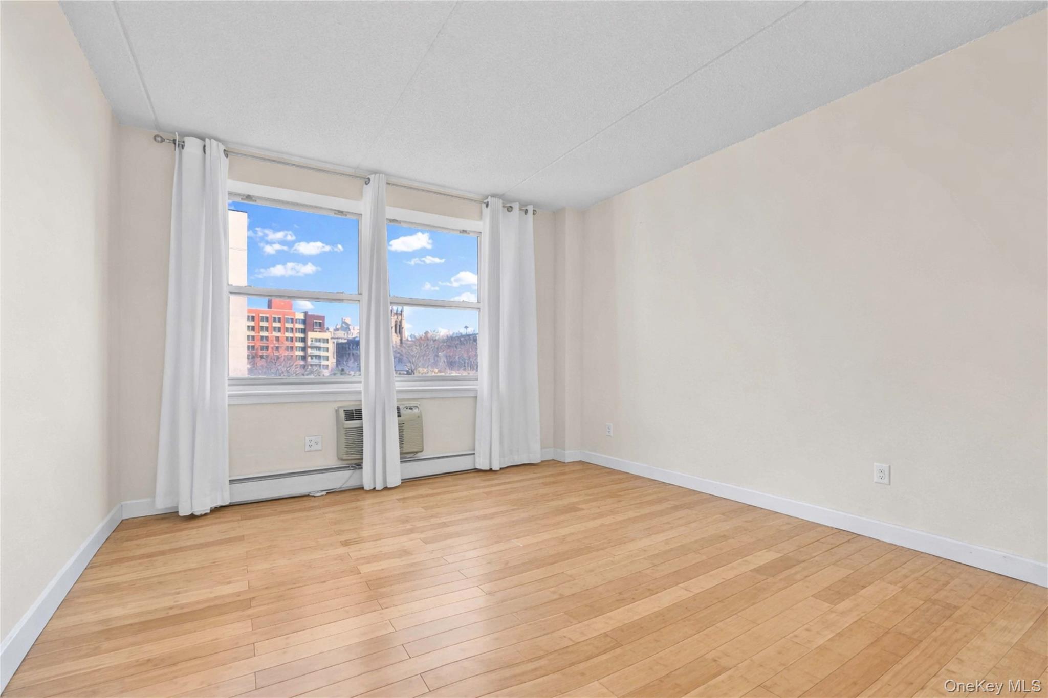 #5 photo, 3044 3rd Avenue, Bronx , NY 10451