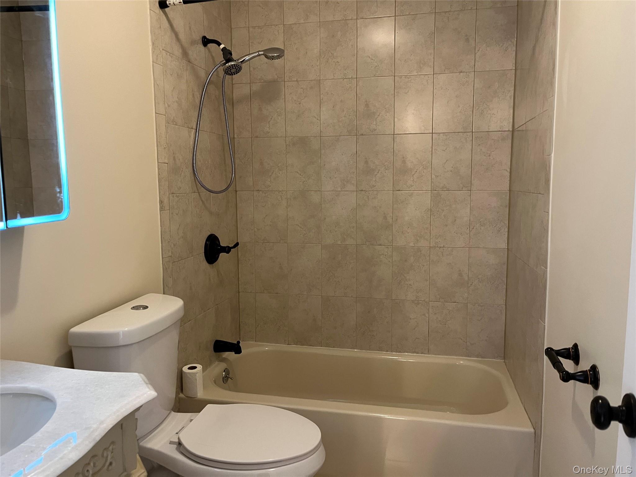 #7 photo, 410 Jericho Turnpike, New Hyde Park , NY 11040