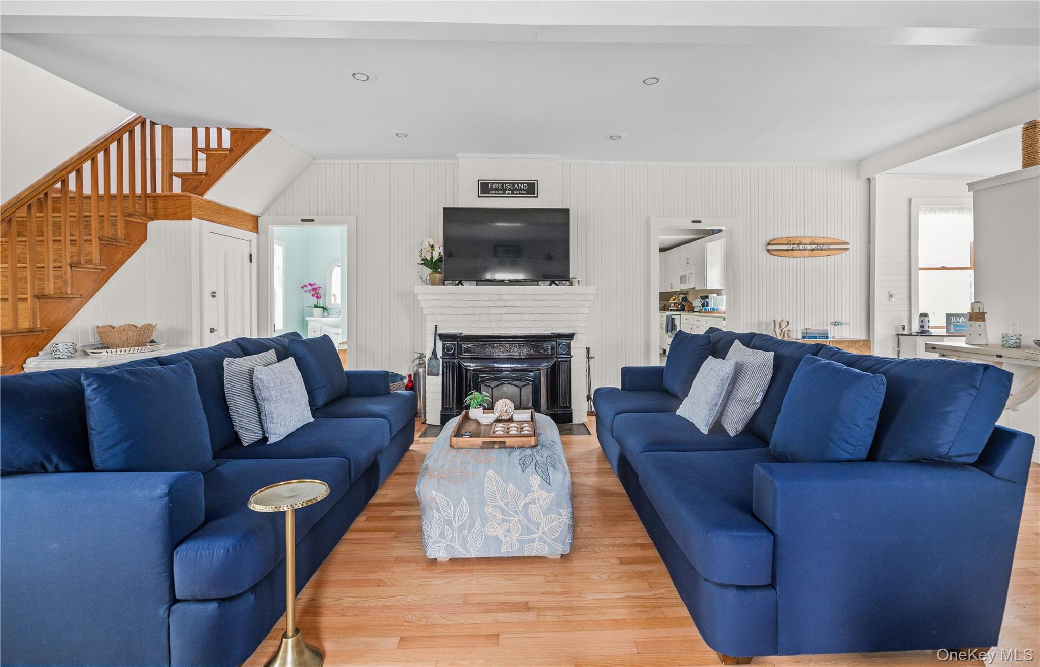 #4 photo, 639 Ocean Breeze Walk, Саффолк ‖ Ocean Beach , NY 11770