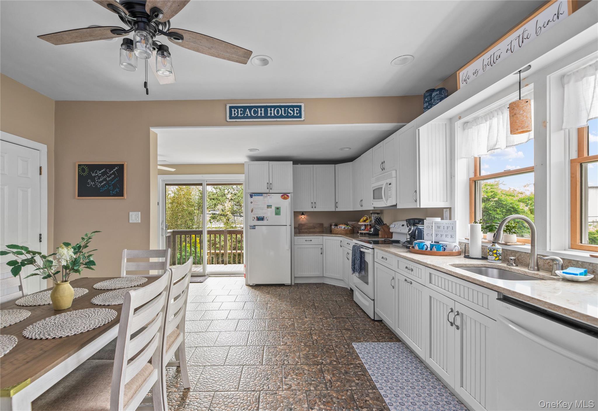 #7 photo, 639 Ocean Breeze Walk, Саффолк ‖ Ocean Beach , NY 11770