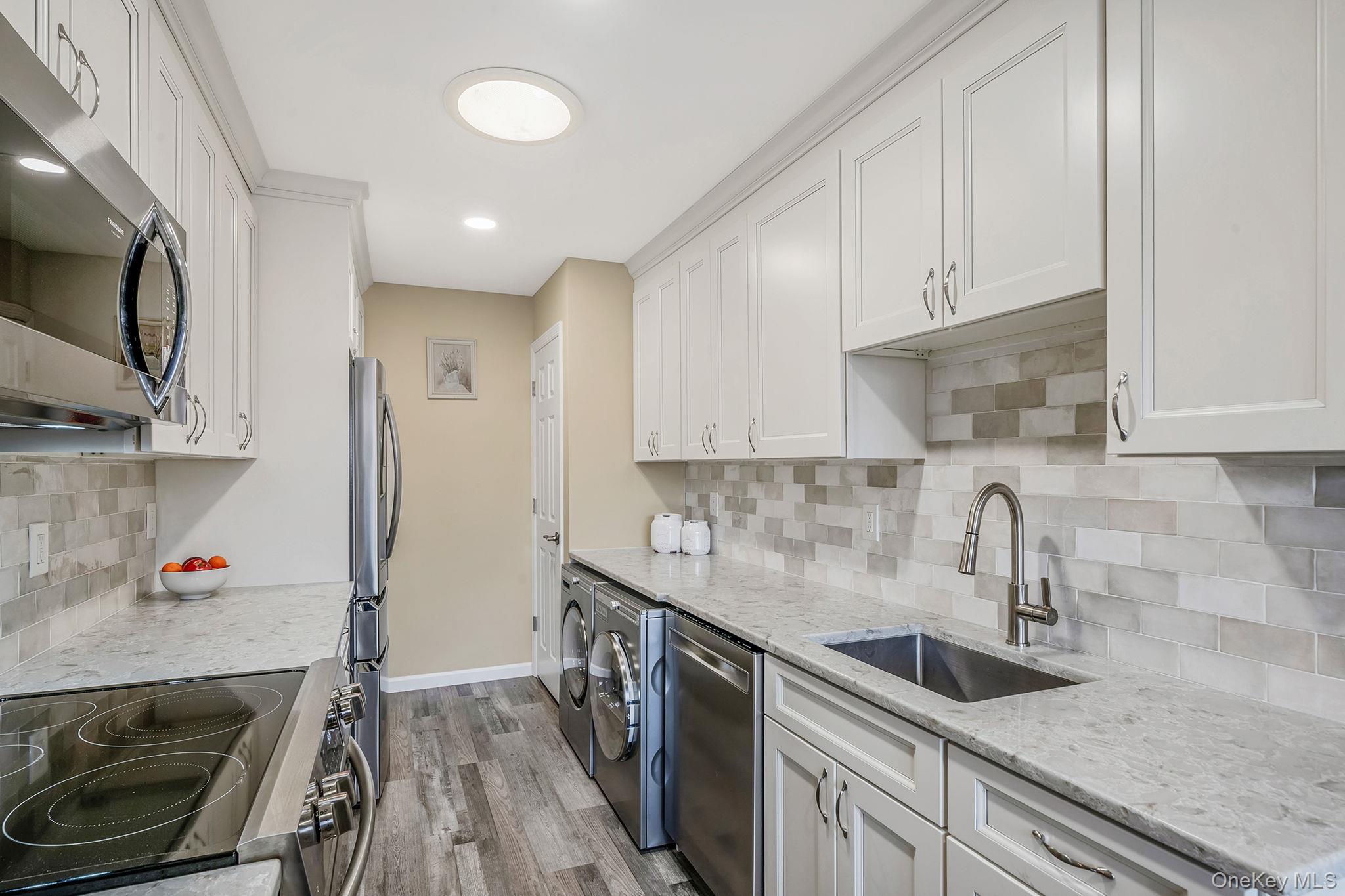 #12 photo, 101 Flair Court, سوفولك Smithtown , NY 11780