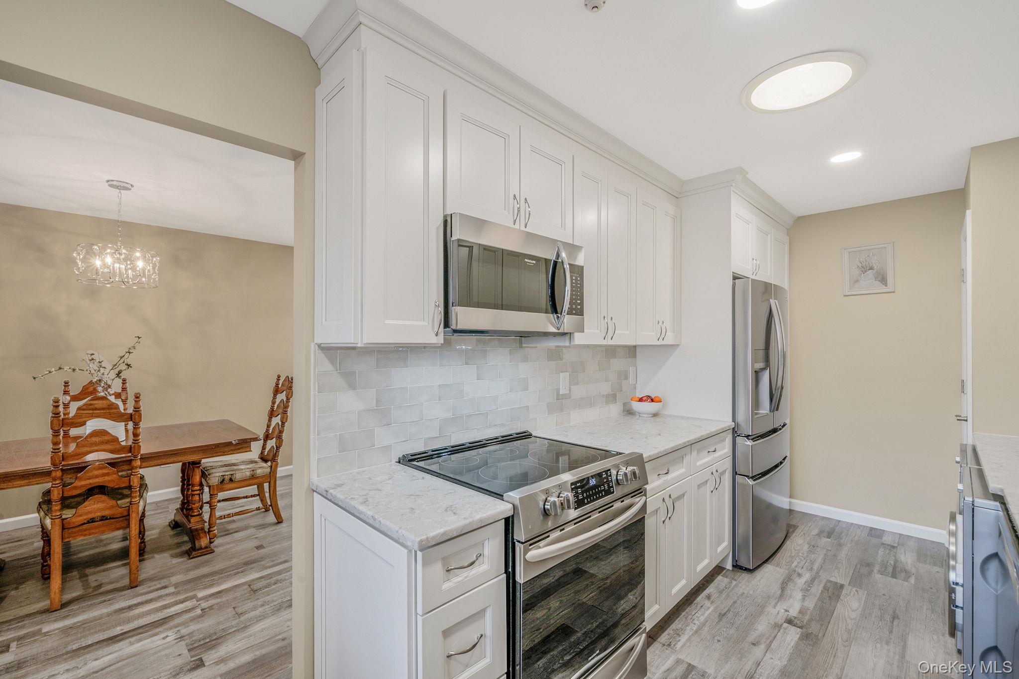 #14 photo, 101 Flair Court, سوفولك Smithtown , NY 11780