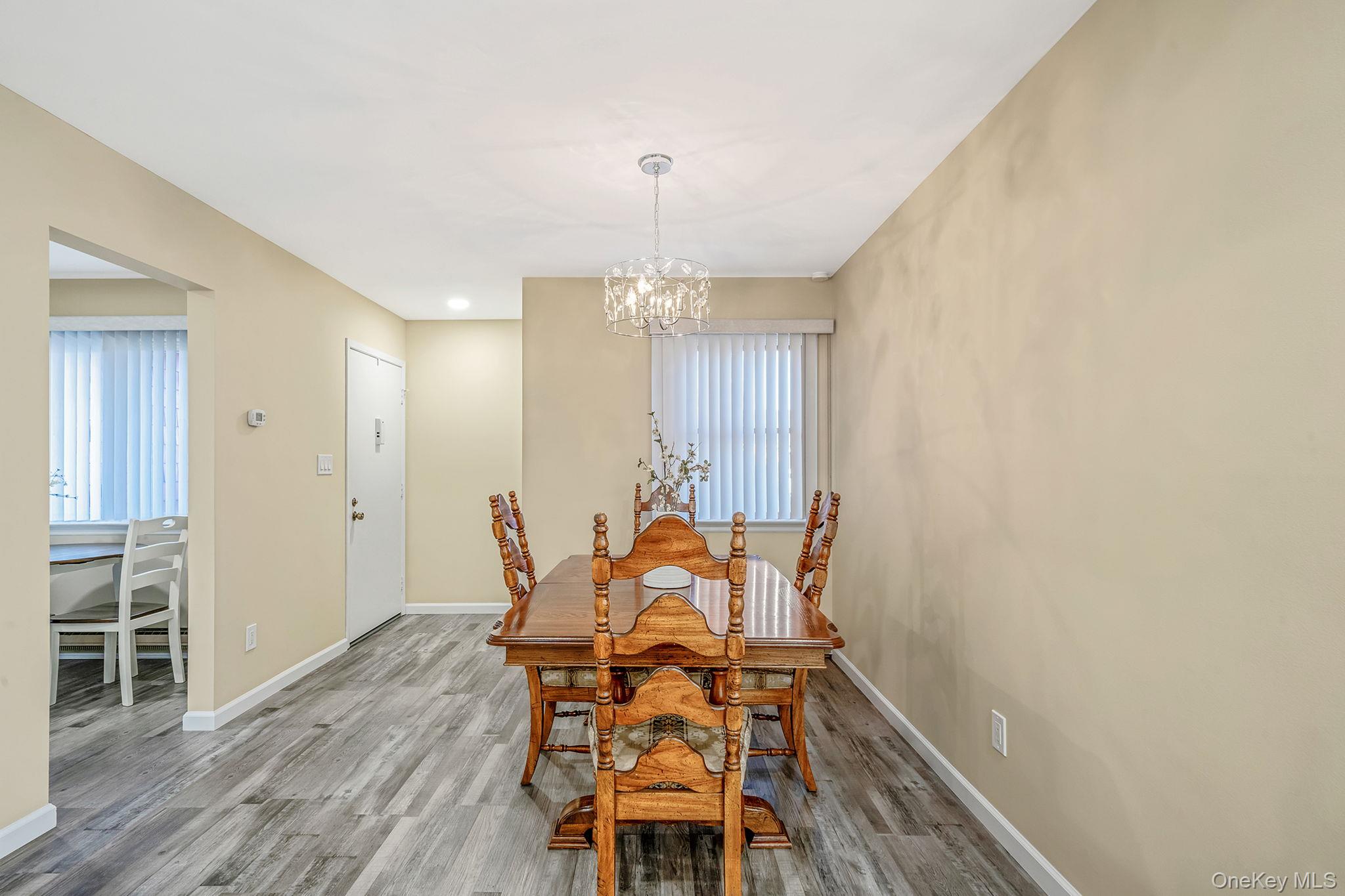 #7 photo, 101 Flair Court, سوفولك Smithtown , NY 11780