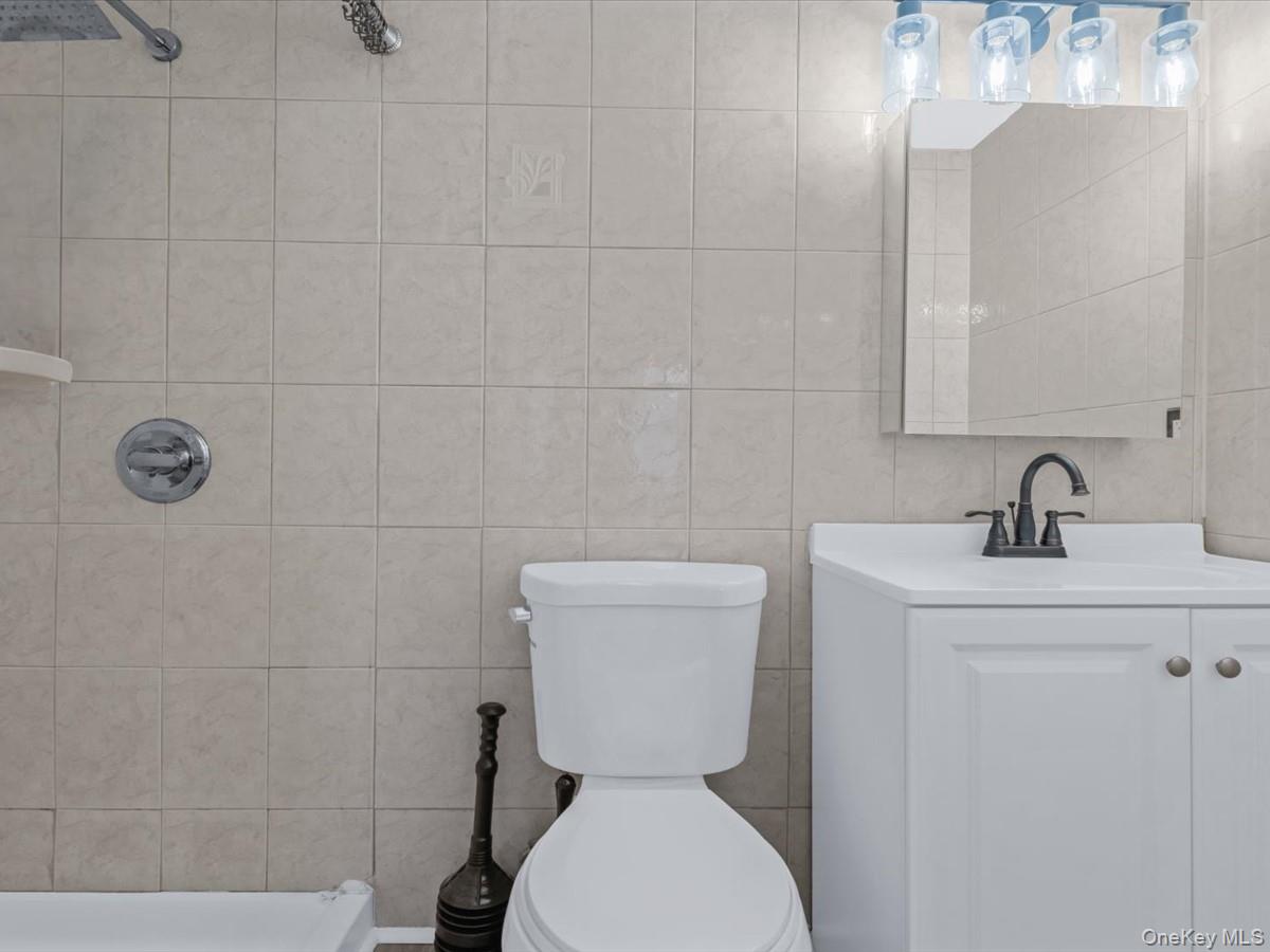 #14 photo, 27 Denton Street, מחוז סאפוק Patchogue , NY 11772