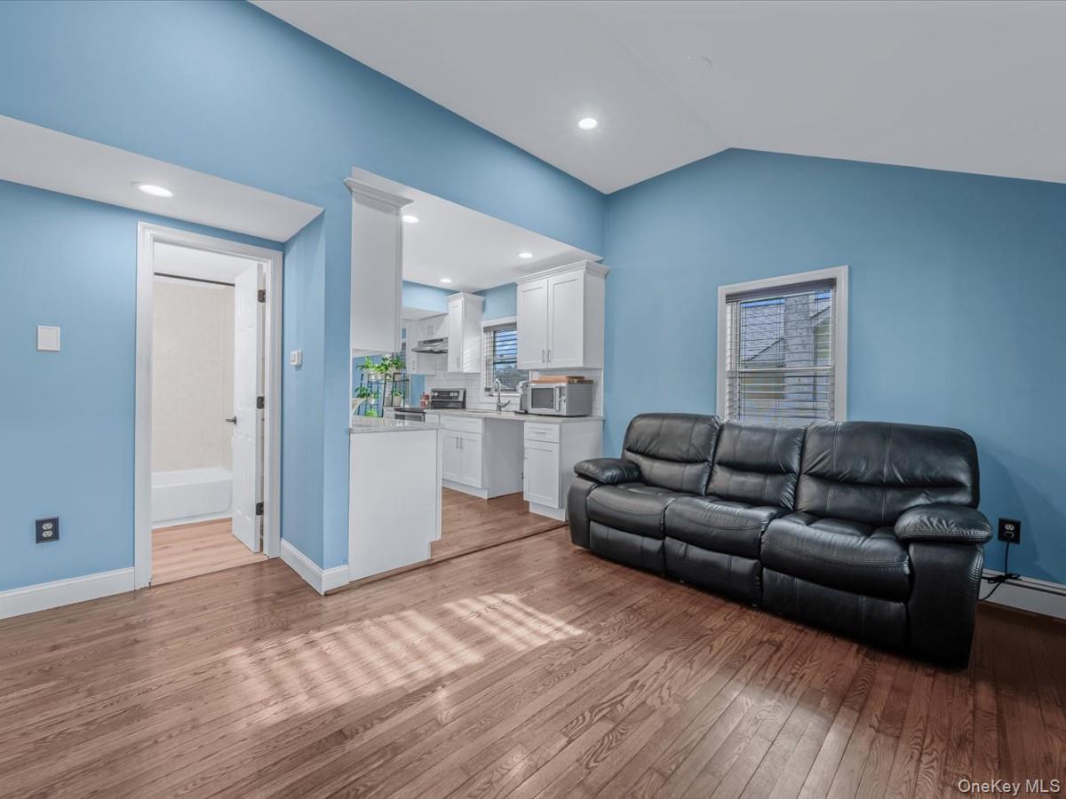 #3 photo, 27 Denton Street, מחוז סאפוק Patchogue , NY 11772