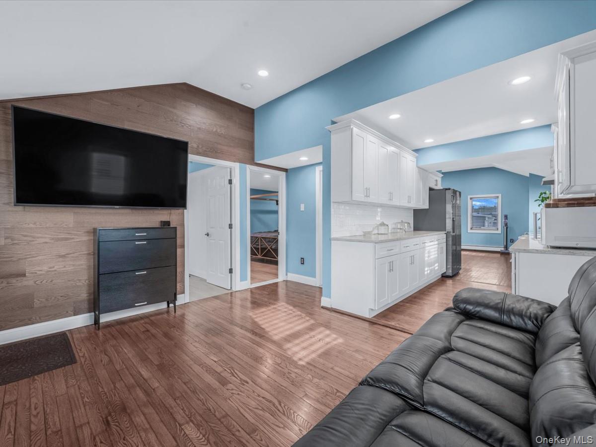 #4 photo, 27 Denton Street, מחוז סאפוק Patchogue , NY 11772