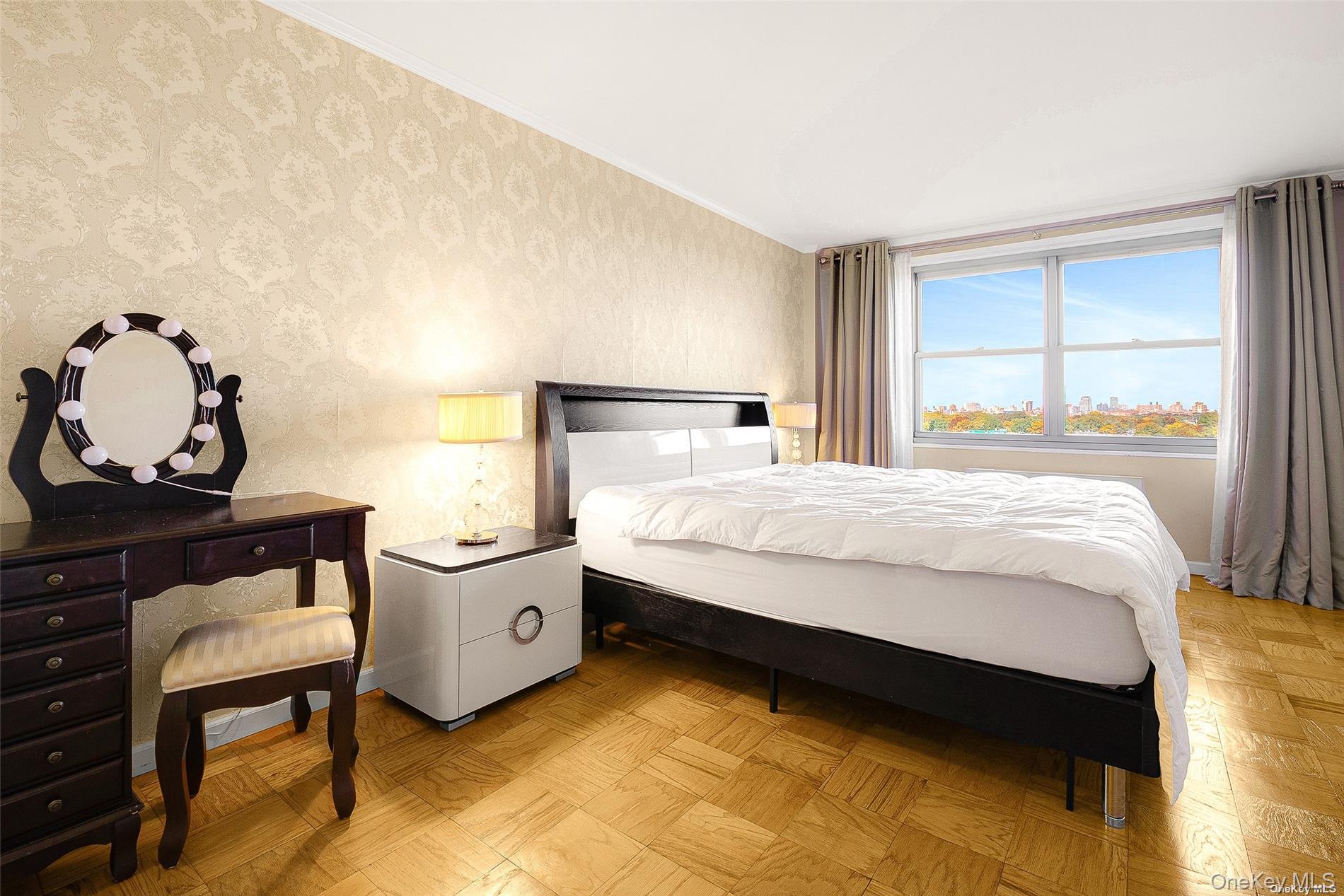 #18 photo, 61-20 Grand Central Parkway, Forest Hills , NY 11375