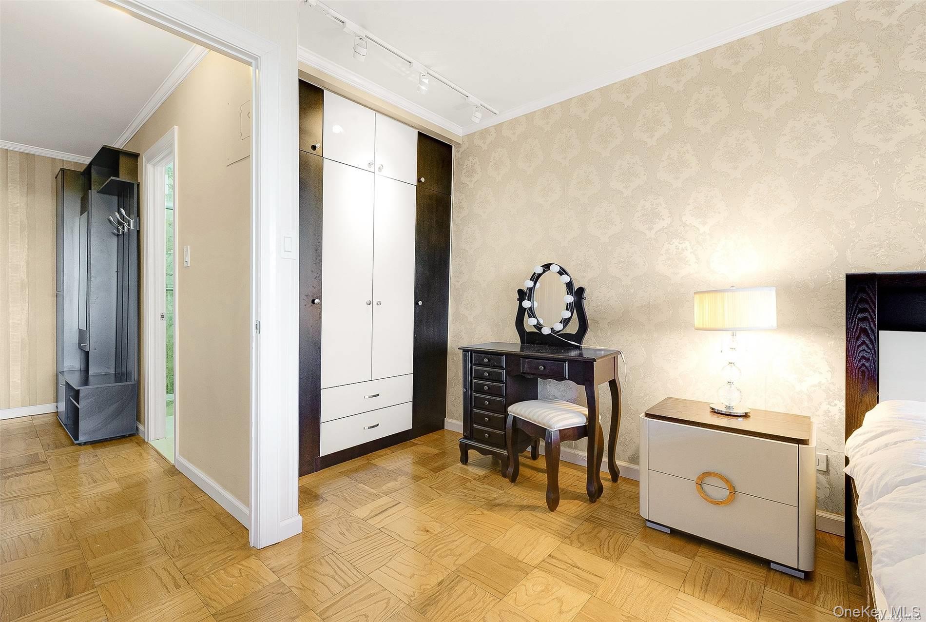 #20 photo, 61-20 Grand Central Parkway, Forest Hills , NY 11375