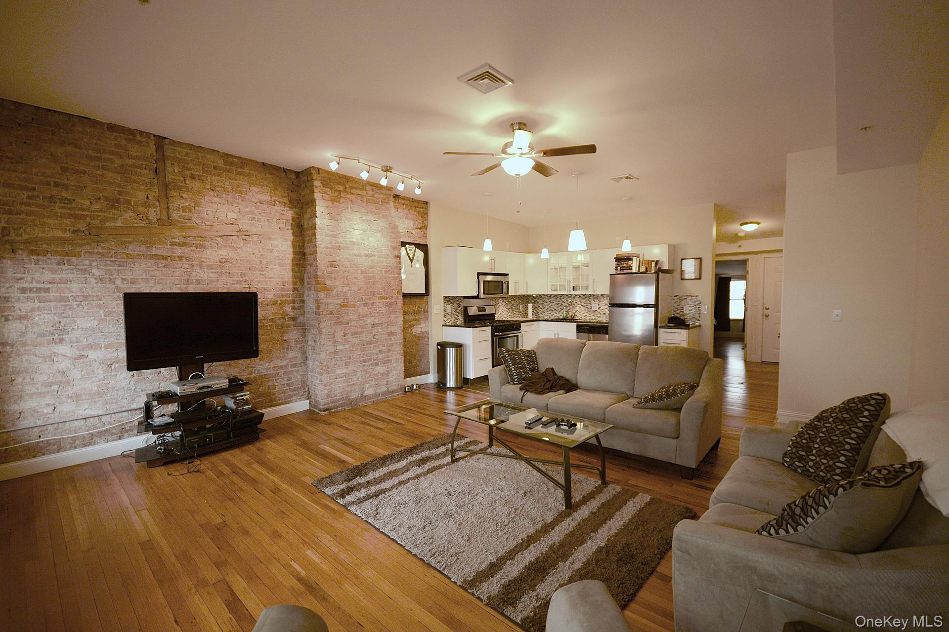 #8 photo, 328 Main Street, Poughkeepsie , NY 12601