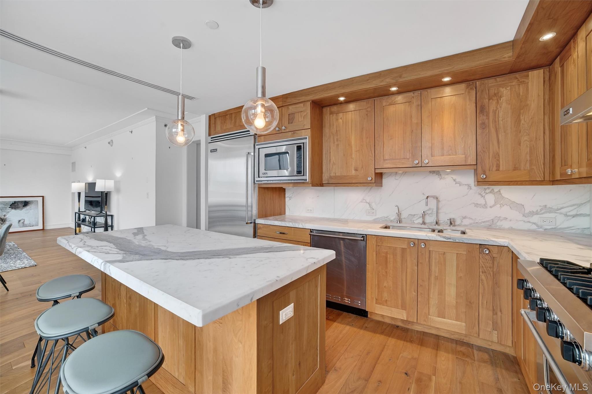 #13 photo, 5 Renaissance Square, White Plains , NY 10601