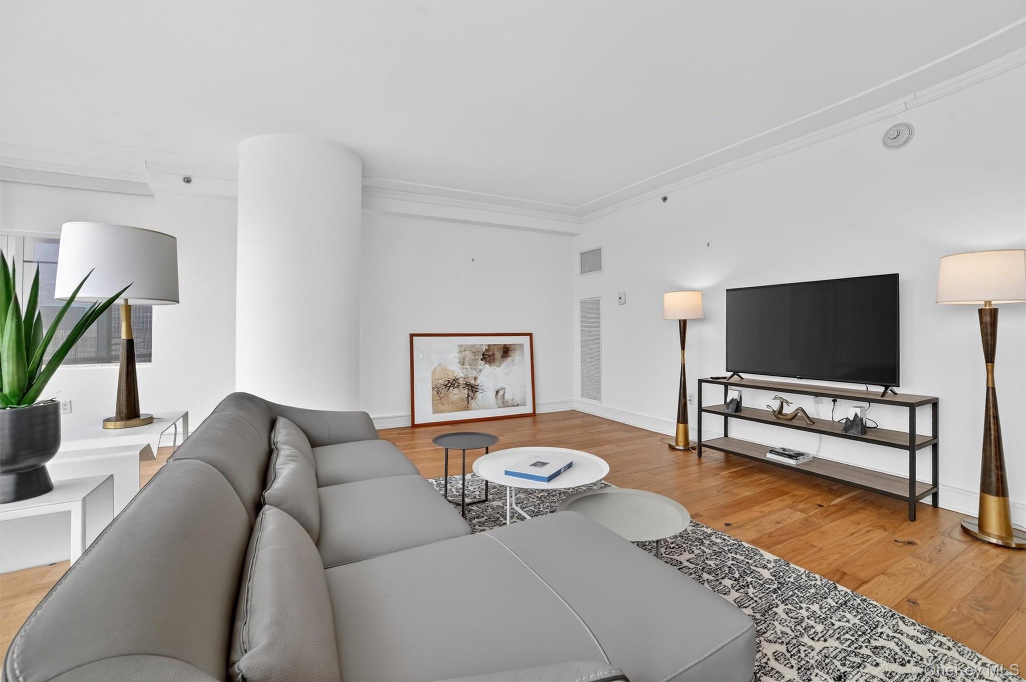 #7 photo, 5 Renaissance Square, White Plains , NY 10601