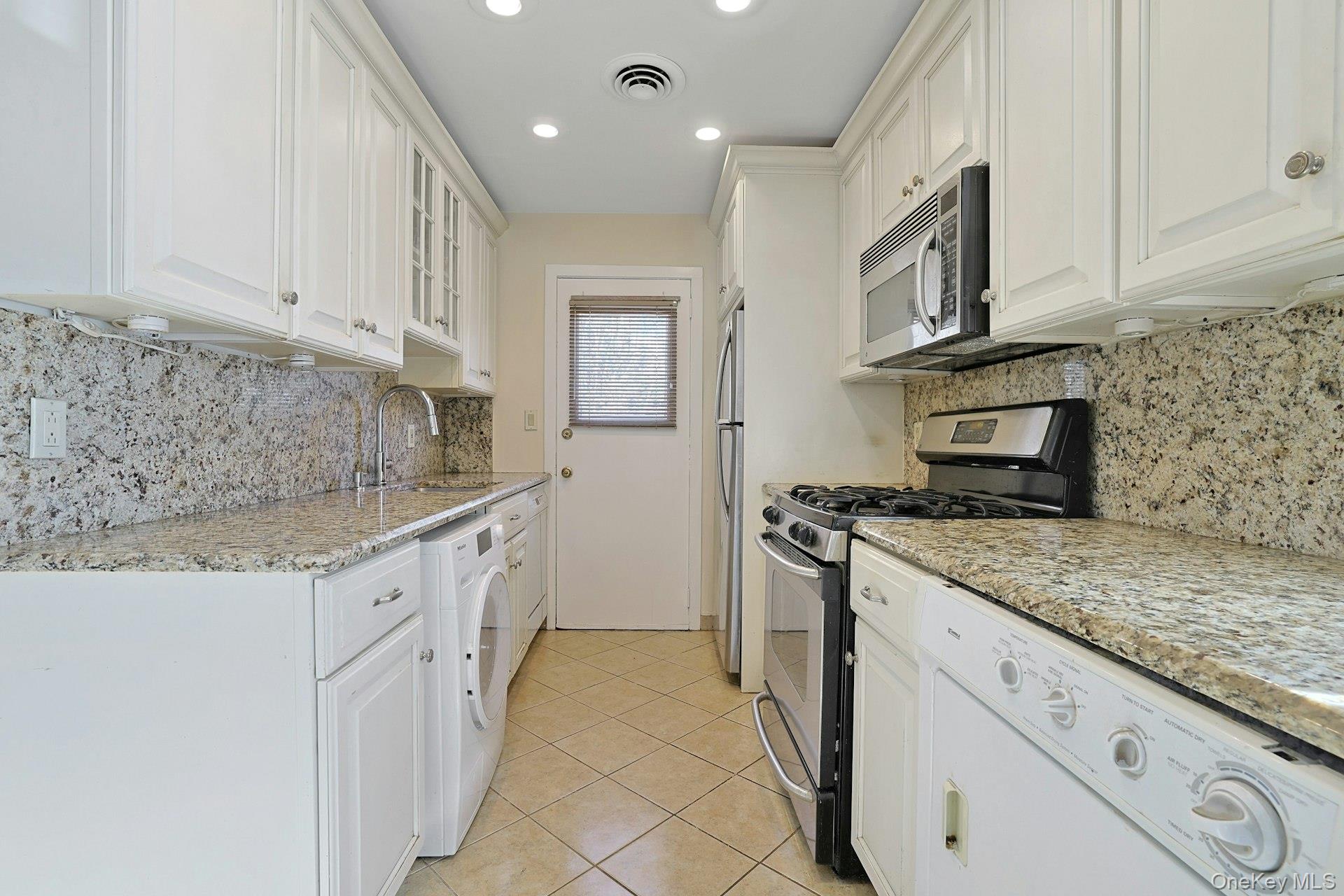 #12 photo, 32 Lambert Lane, New Rochelle , NY 10804