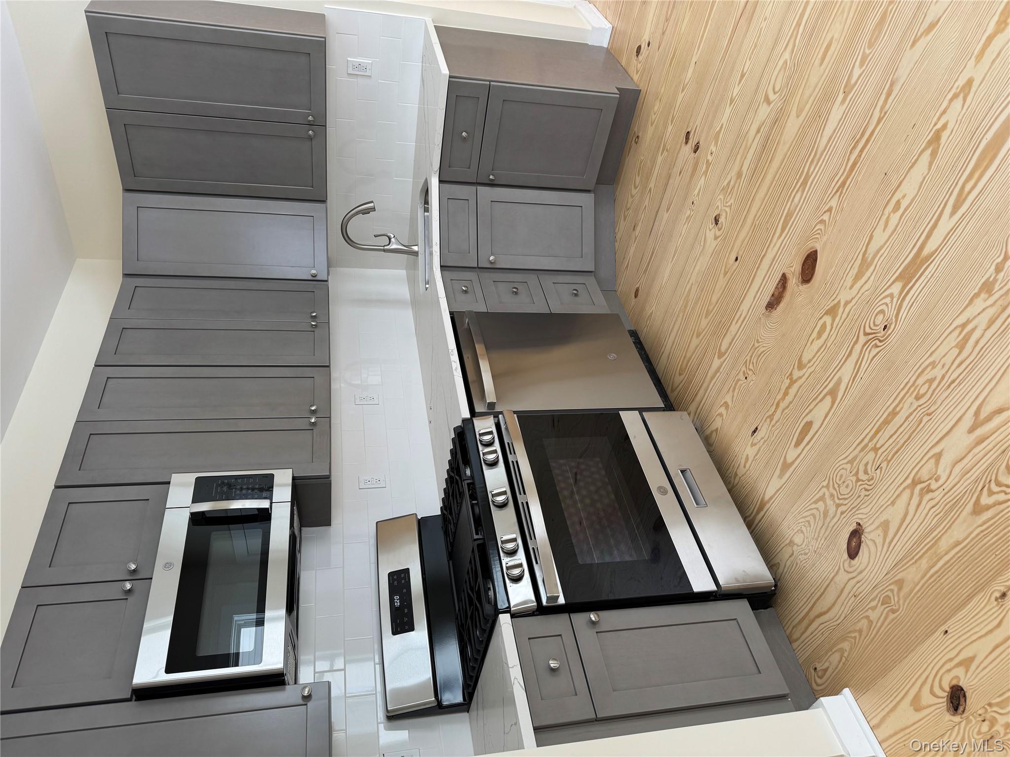 #4 photo, 14 Orchard Street, Warwick , NY 10990