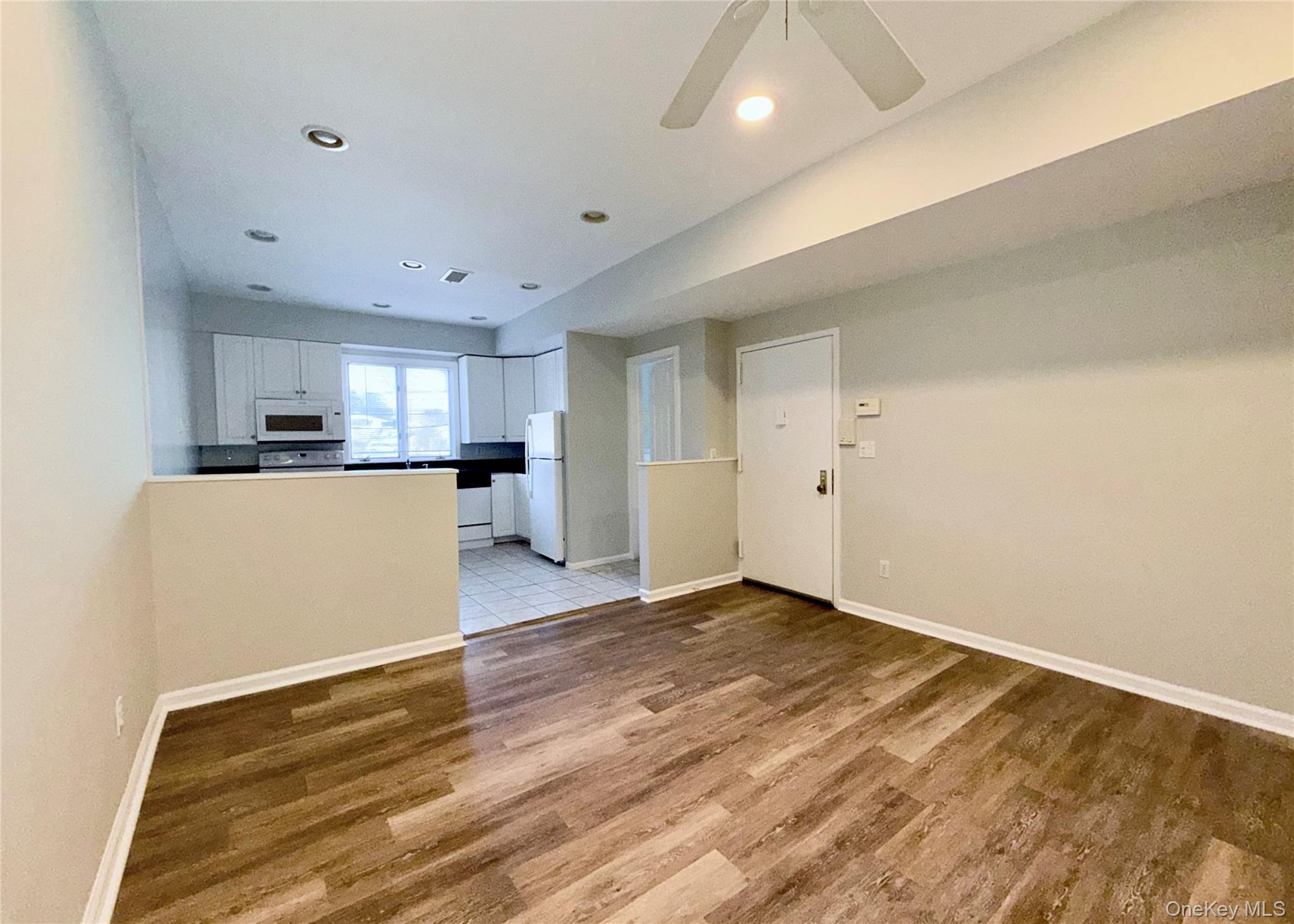 #1 photo, 142 W Boston Post Road, Mamaroneck , NY 10543