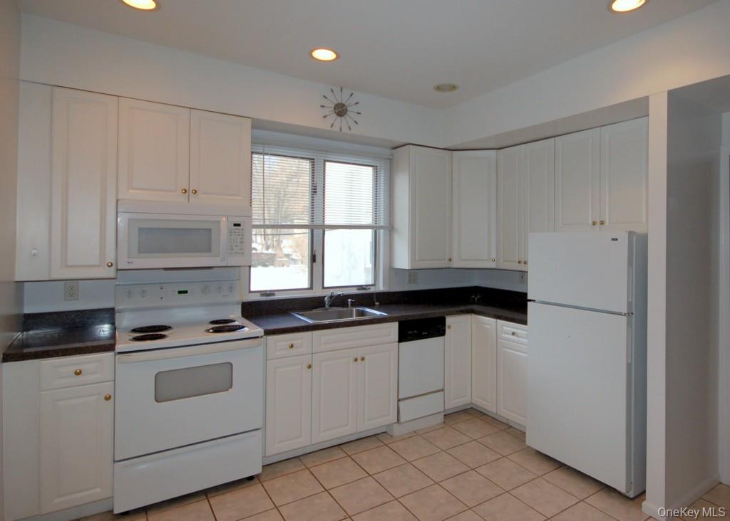 #3 photo, 142 W Boston Post Road, Mamaroneck , NY 10543