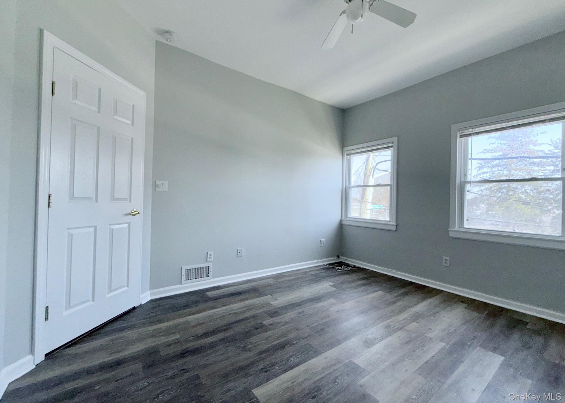 #5 photo, 142 W Boston Post Road, Mamaroneck , NY 10543