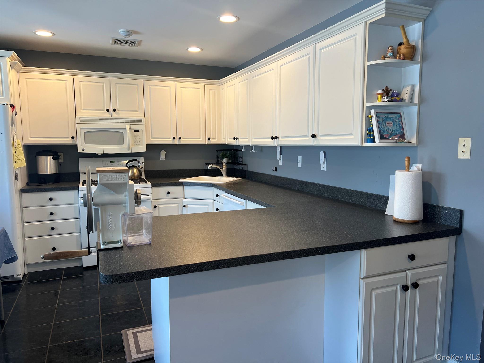 #4 photo, 8 Windsor Circle, New City , NY 10956