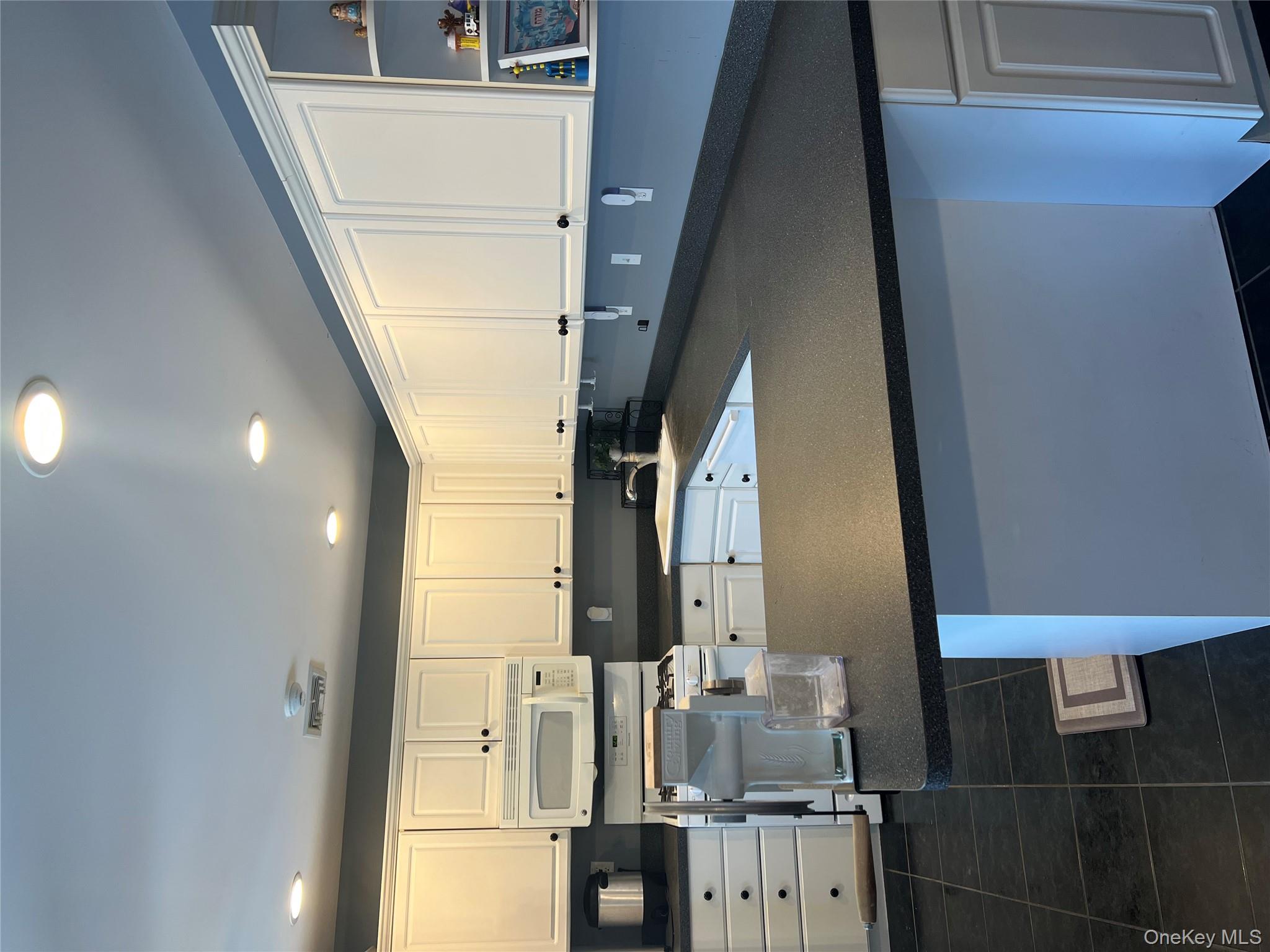 #5 photo, 8 Windsor Circle, New City , NY 10956