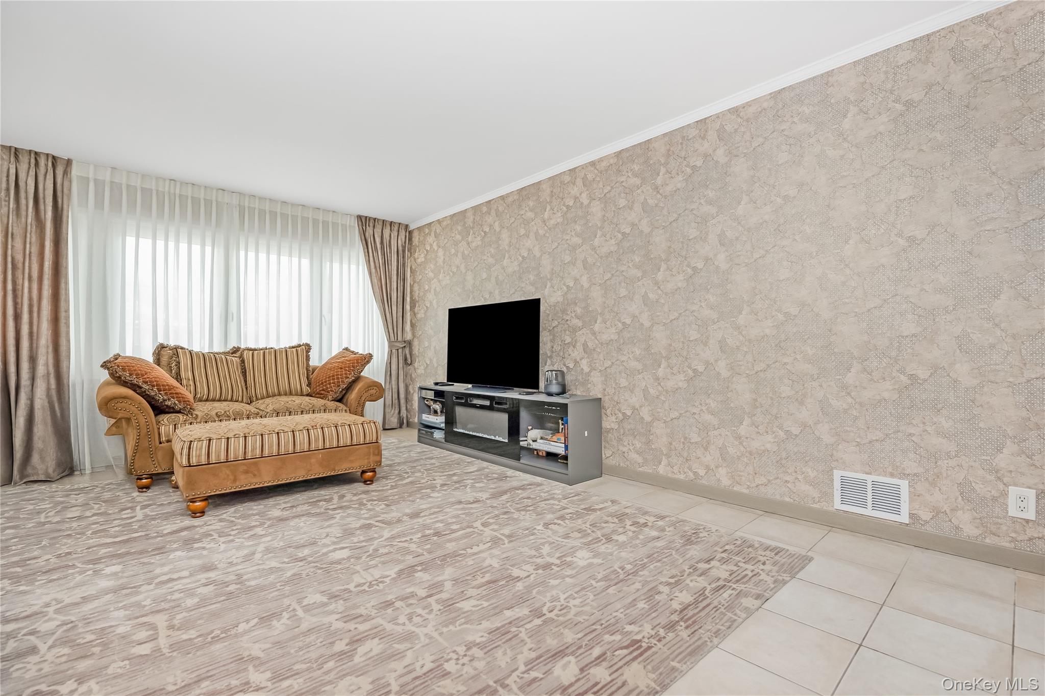 #7 photo, 7115 167th Street, Fresh Meadows , NY 11365