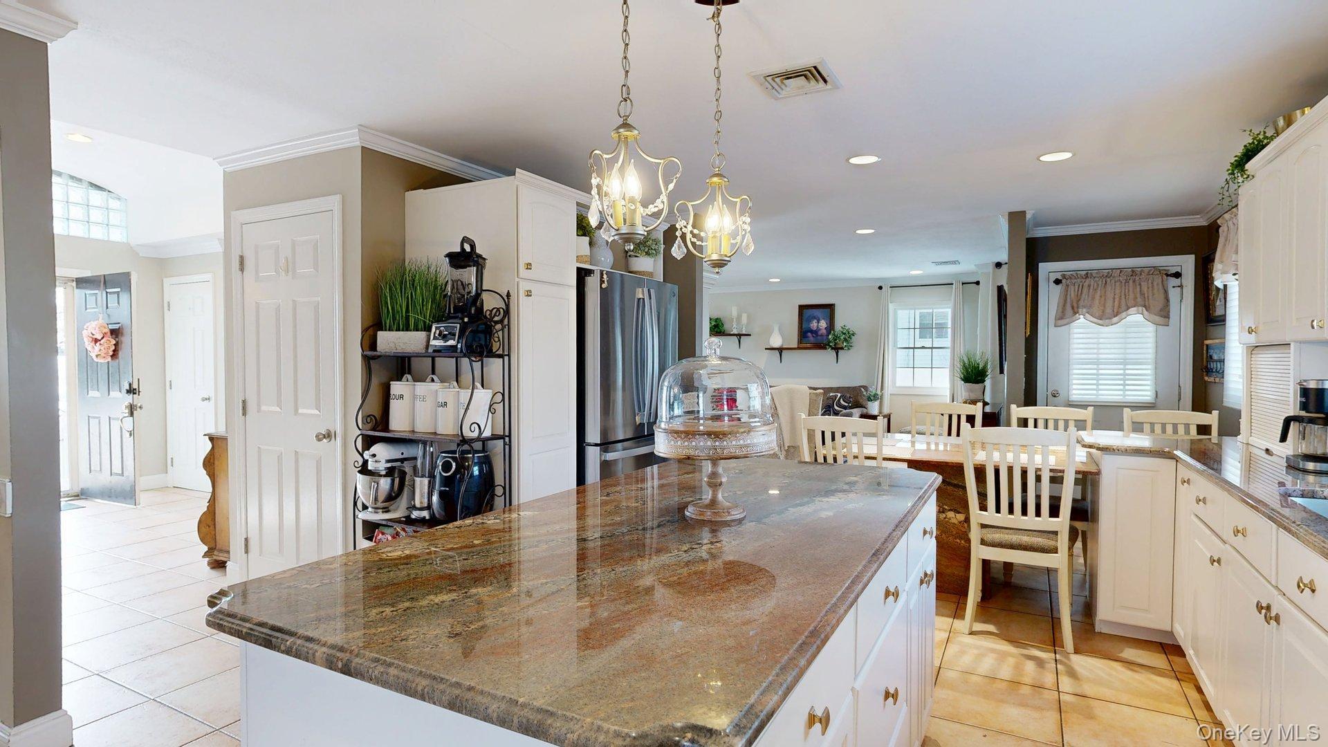 #11 photo, 6 Bea Street, Lake Grove , NY 11755