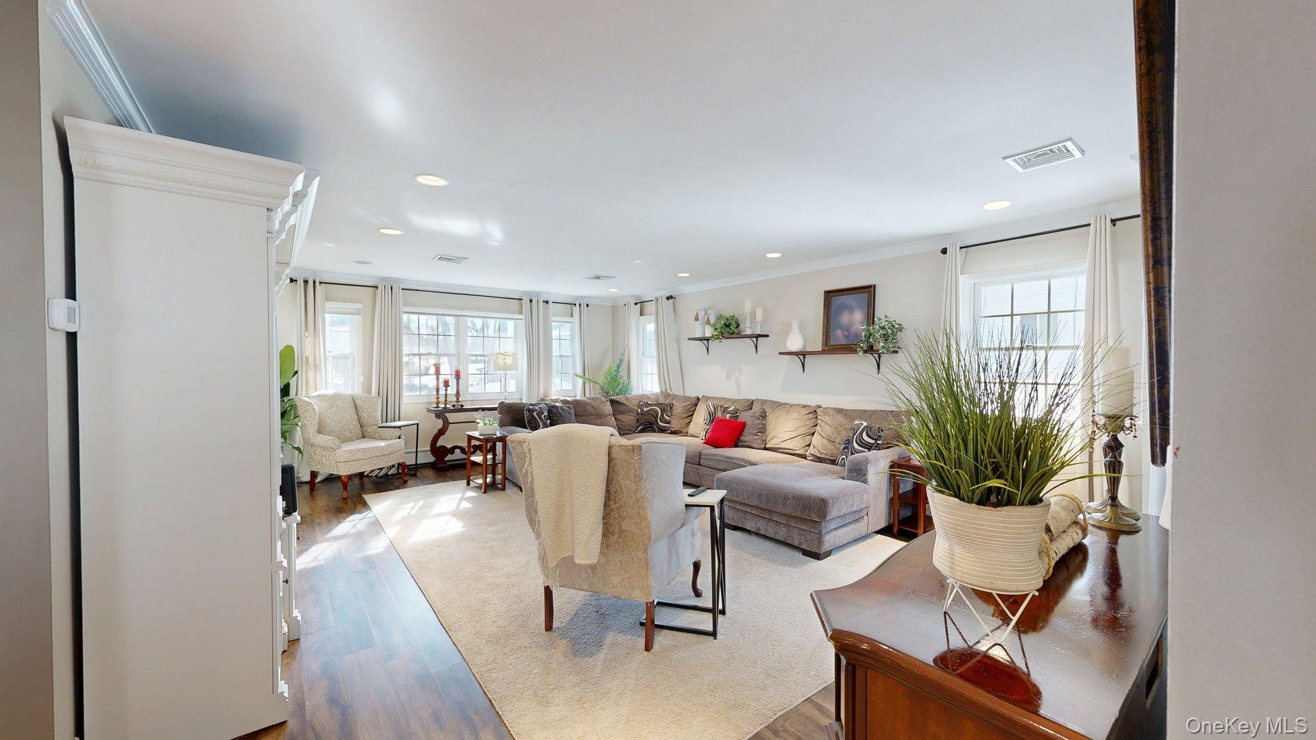 #18 photo, 6 Bea Street, Lake Grove , NY 11755