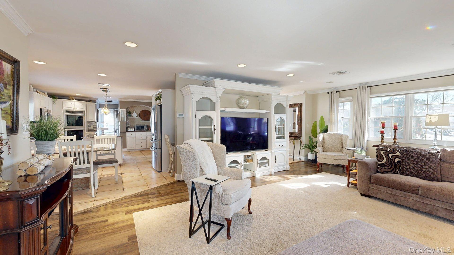 #19 photo, 6 Bea Street, Lake Grove , NY 11755