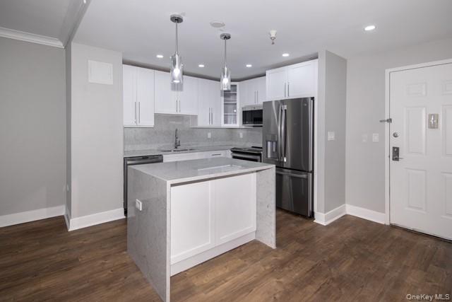 #2 photo, 1100 Avalon Street, Glen Cove , NY 11542