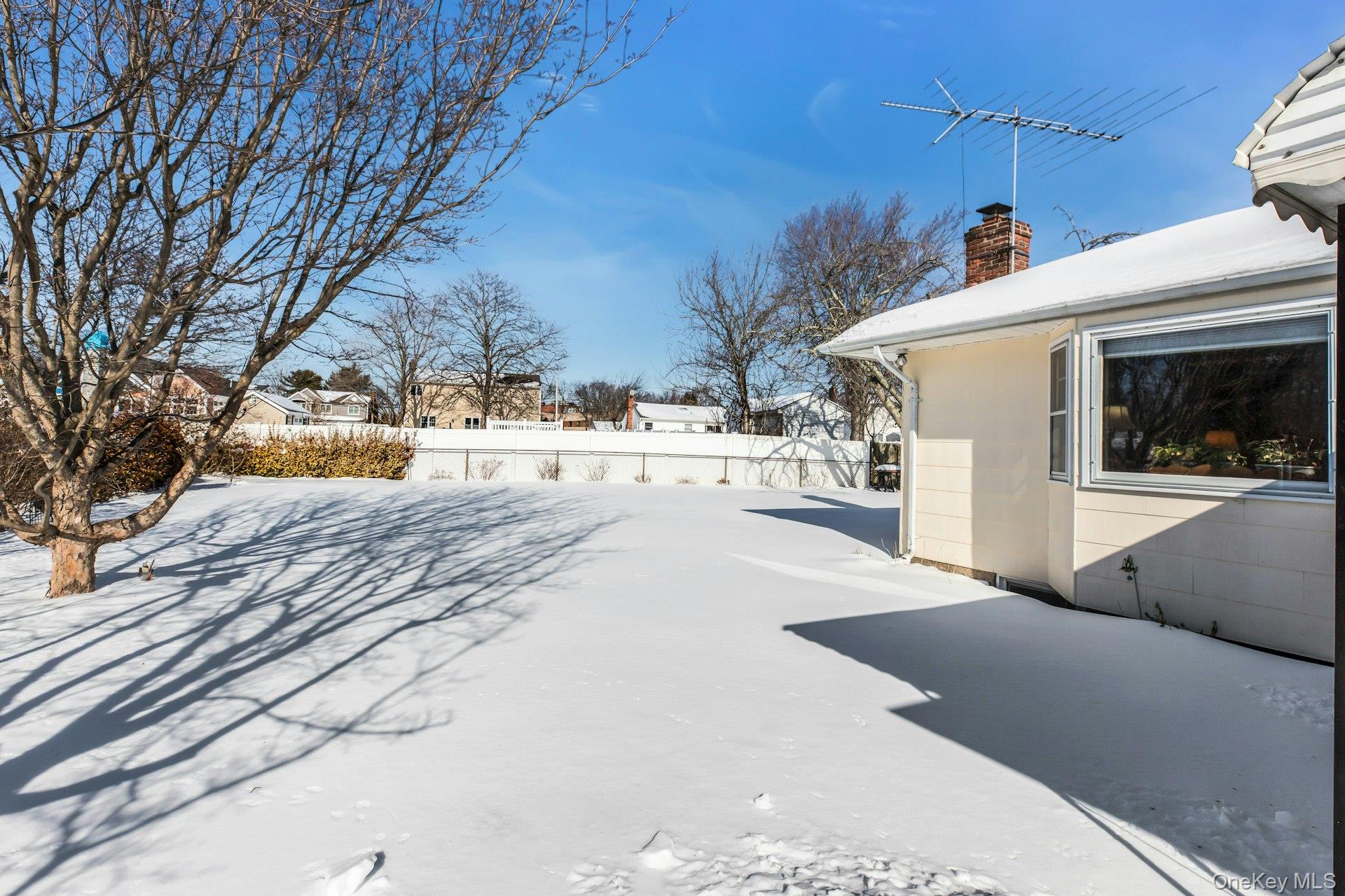 #19 photo, 238 Loop Drive, Sayville , NY 11782