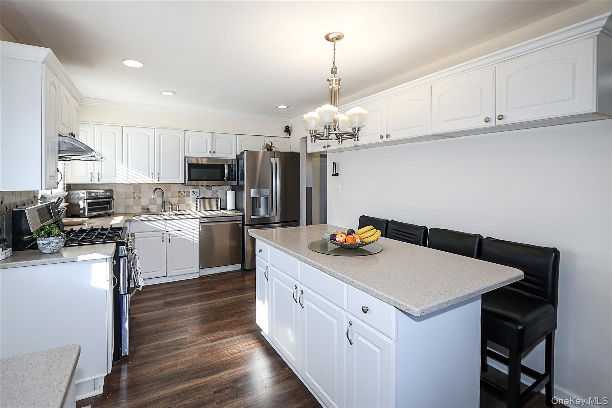 #11 photo, 169 N 6th Street, Bethpage , NY 11714