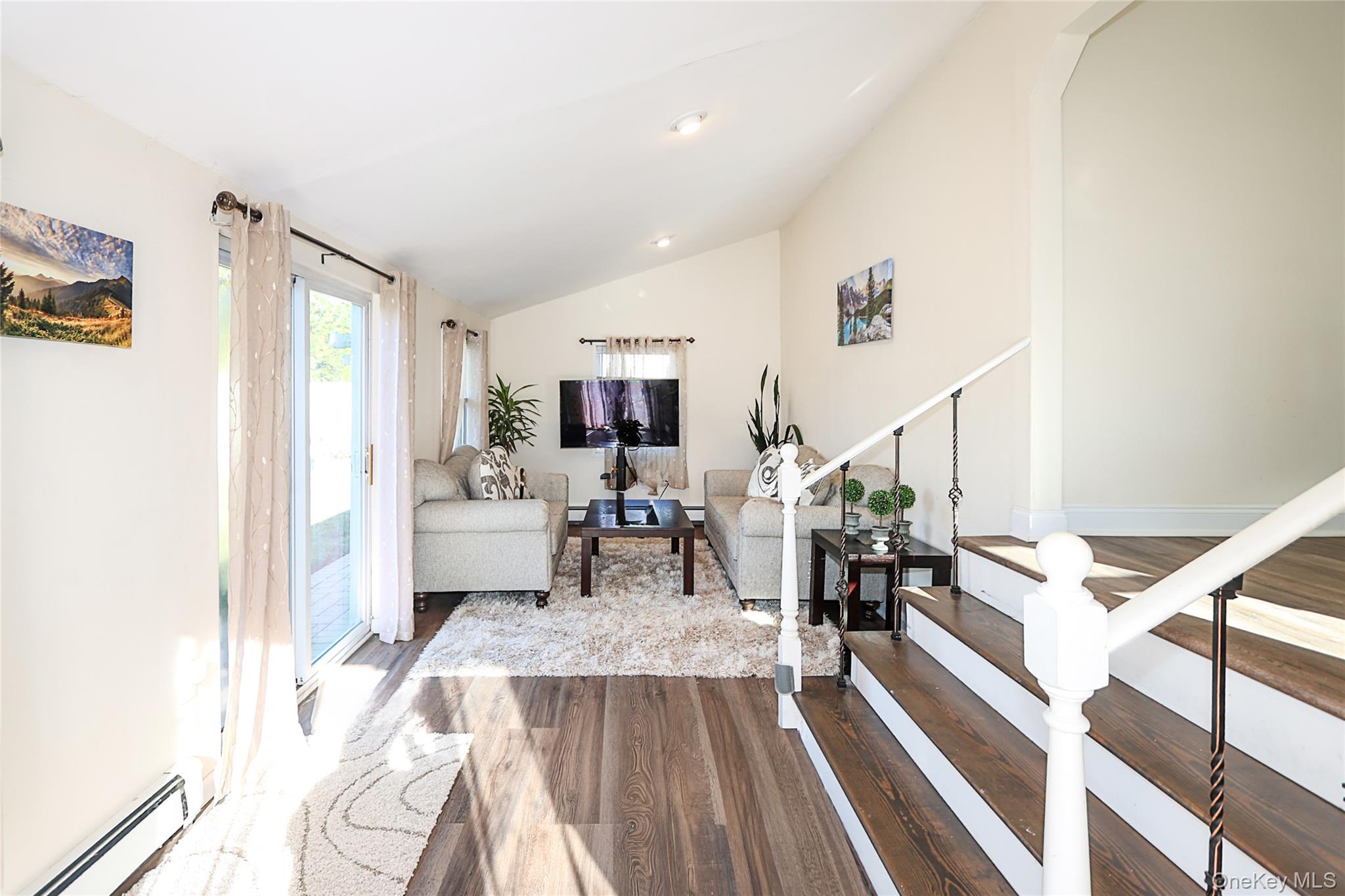 #15 photo, 169 N 6th Street, Bethpage , NY 11714