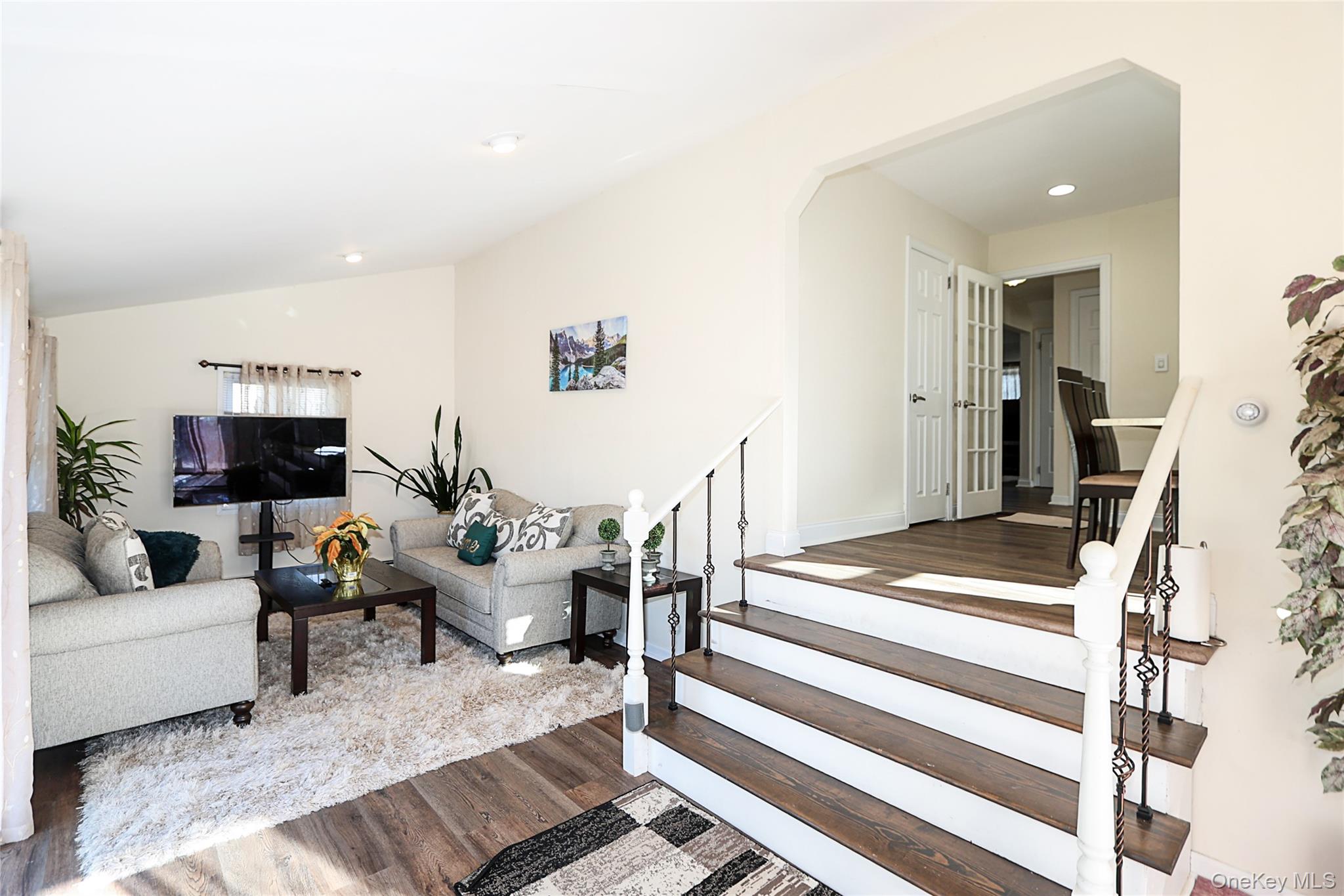 #16 photo, 169 N 6th Street, Bethpage , NY 11714