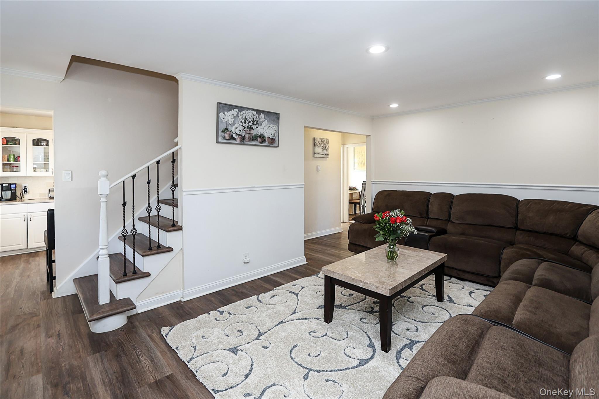 #5 photo, 169 N 6th Street, Bethpage , NY 11714