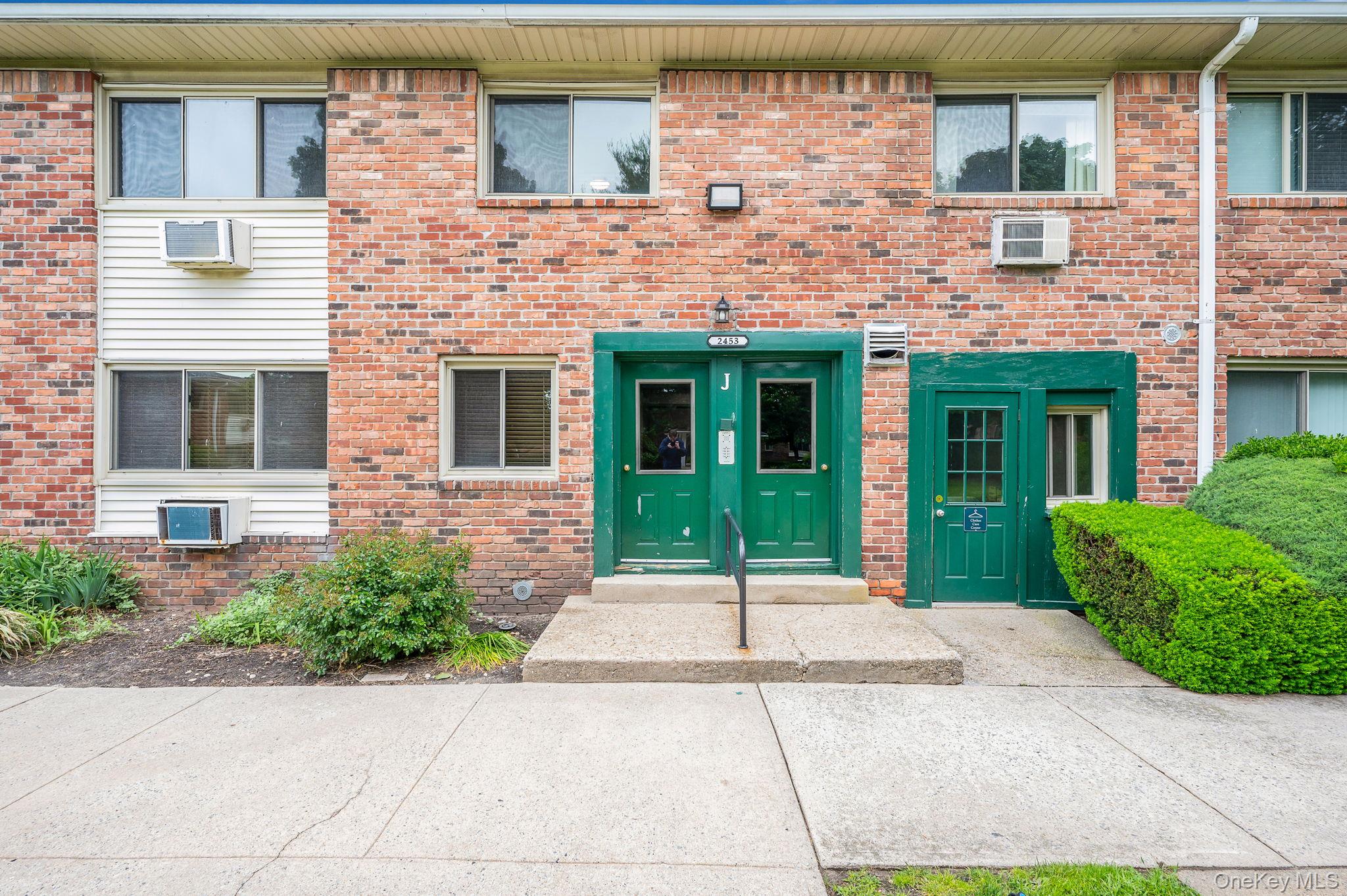 #1 photo, 2453 Union Boulevard, Islip , NY 11751