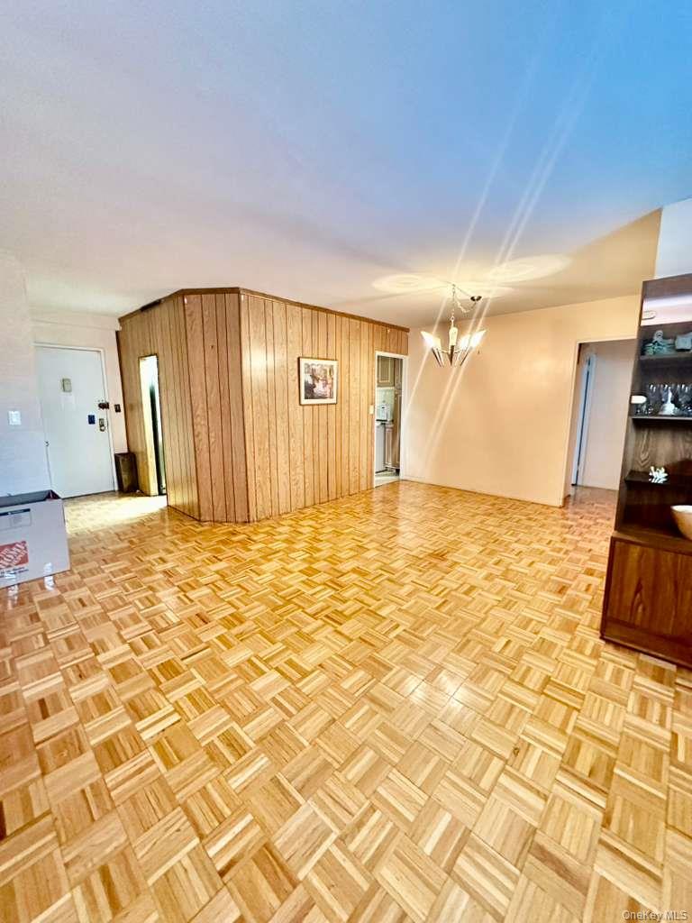 #2 photo, 97-10 62 Drive, कुईंस Rego Park , NY 11374