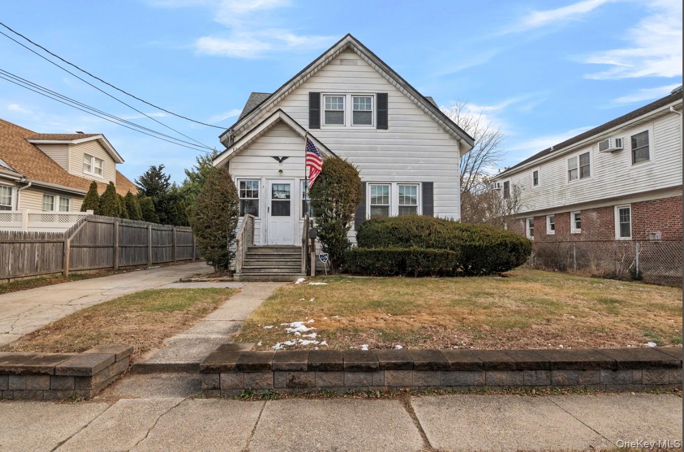 #2 photo, 5 Cedar Avenue, Farmingdale , NY 11735