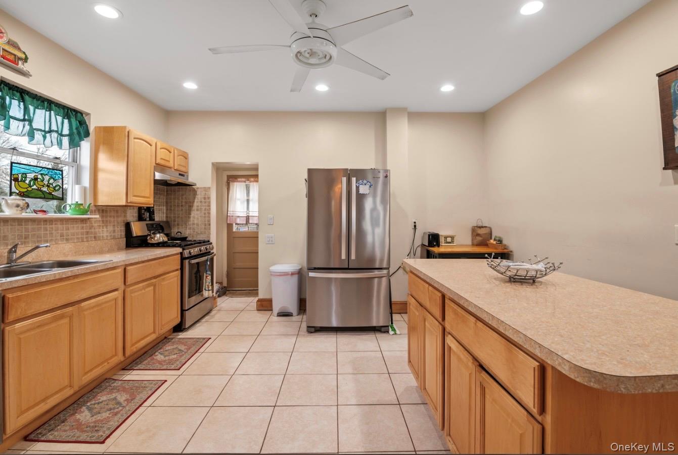 #7 photo, 5 Cedar Avenue, Farmingdale , NY 11735