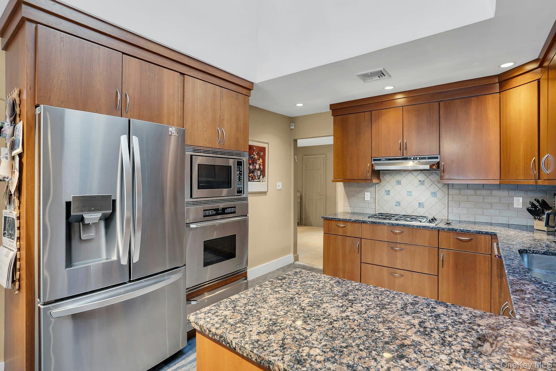 #19 photo, 48 Randolph Drive, Dix Hills , NY 11746