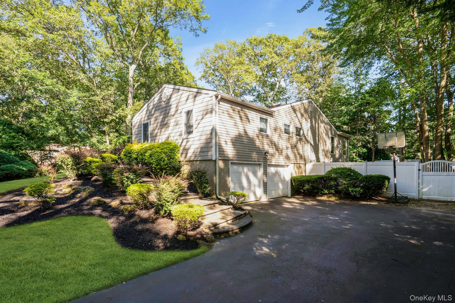 #2 photo, 48 Randolph Drive, Dix Hills , NY 11746