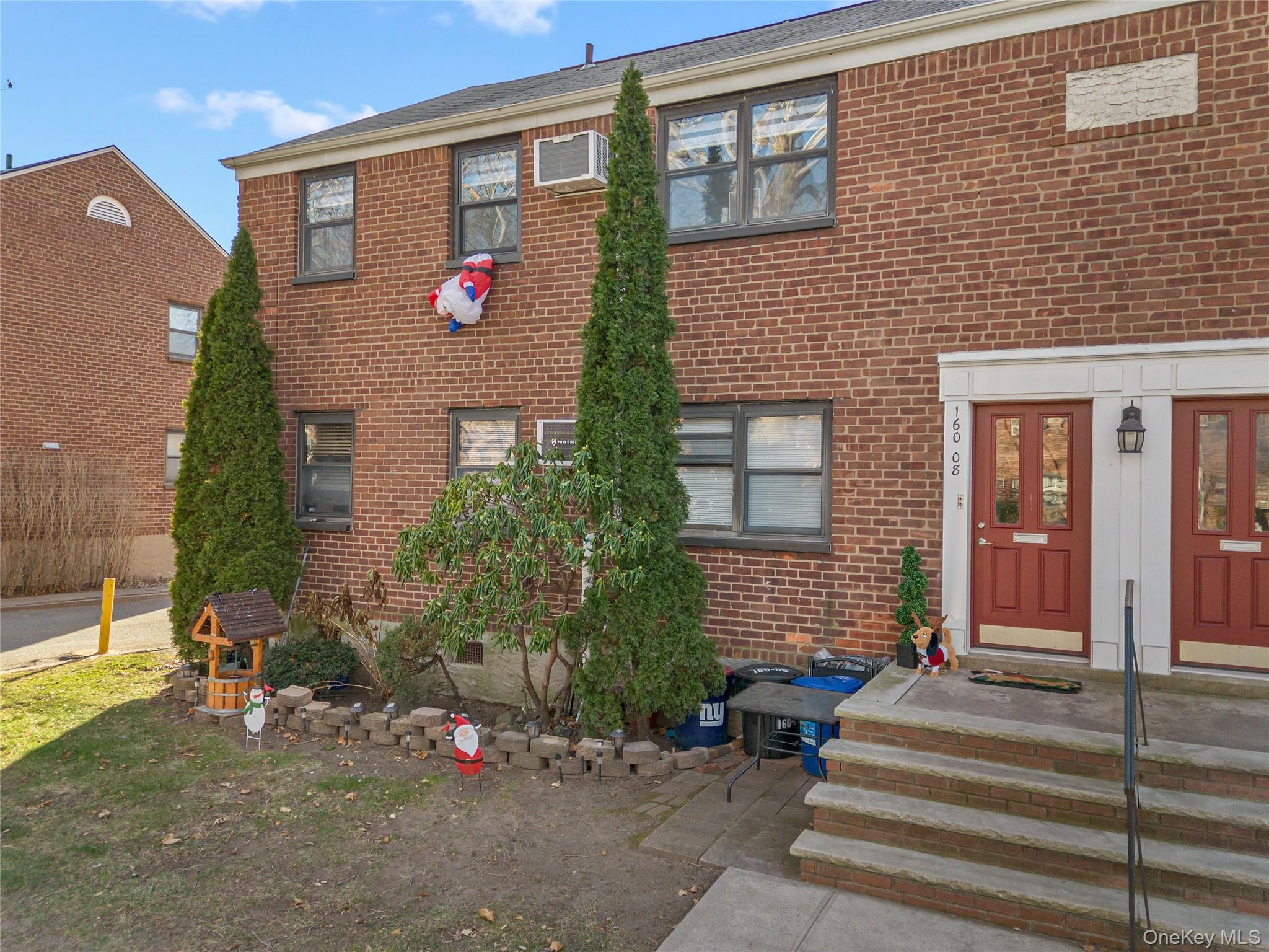 #1 photo, 160-08 16th Avenue, Whitestone , NY 11357