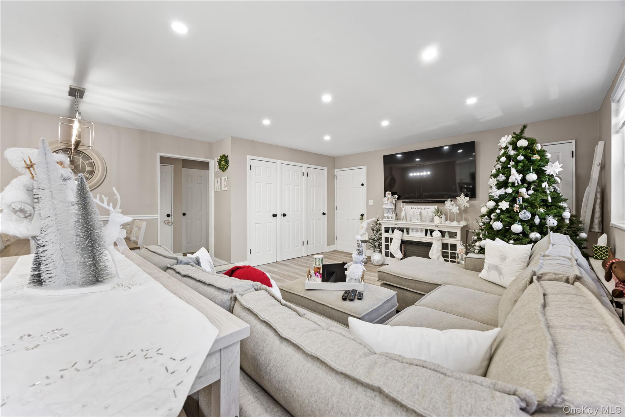 #14 photo, 160-08 16th Avenue, Whitestone , NY 11357