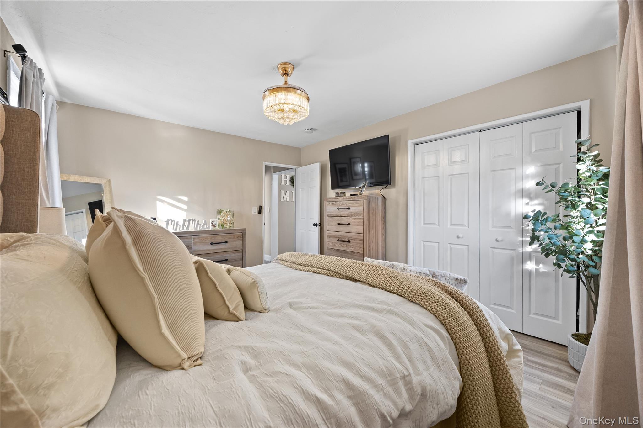 #5 photo, 160-08 16th Avenue, Whitestone , NY 11357