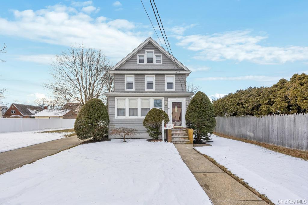 #3 photo, 218 Woodlawn Road, West Hempstead , NY 11552