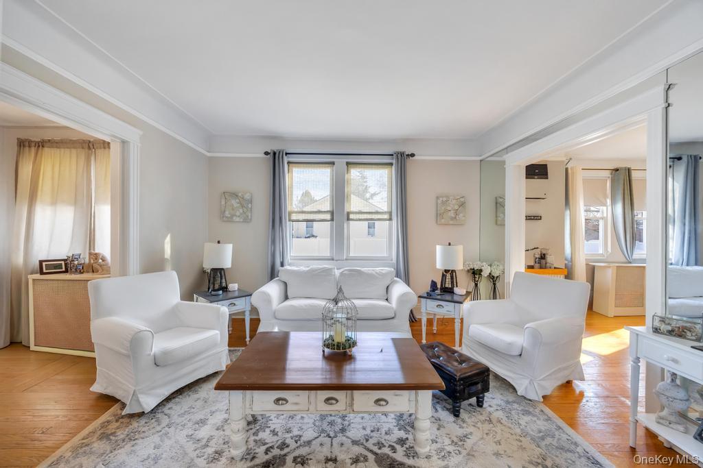 #9 photo, 218 Woodlawn Road, West Hempstead , NY 11552